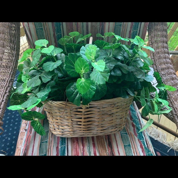 Large Fake Plant in a Trendy Shabby Chic Basket - Picture 2 of 4